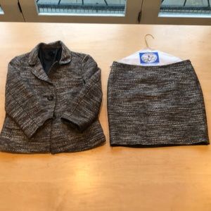 Ann Taylor 2 piece wool blend suit - 6p